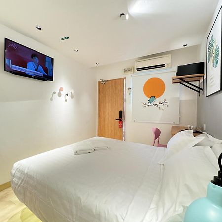 Apple 1 Hotel Gurney George Town Exterior photo