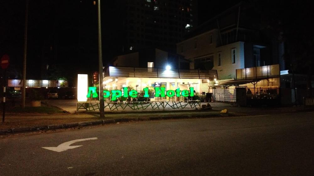 Apple 1 Hotel Gurney George Town Exterior photo