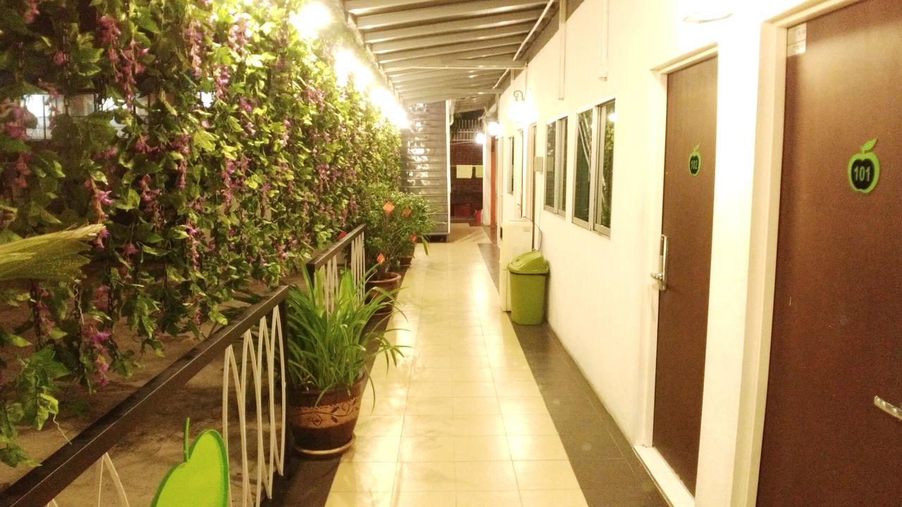 Apple 1 Hotel Gurney George Town Exterior photo