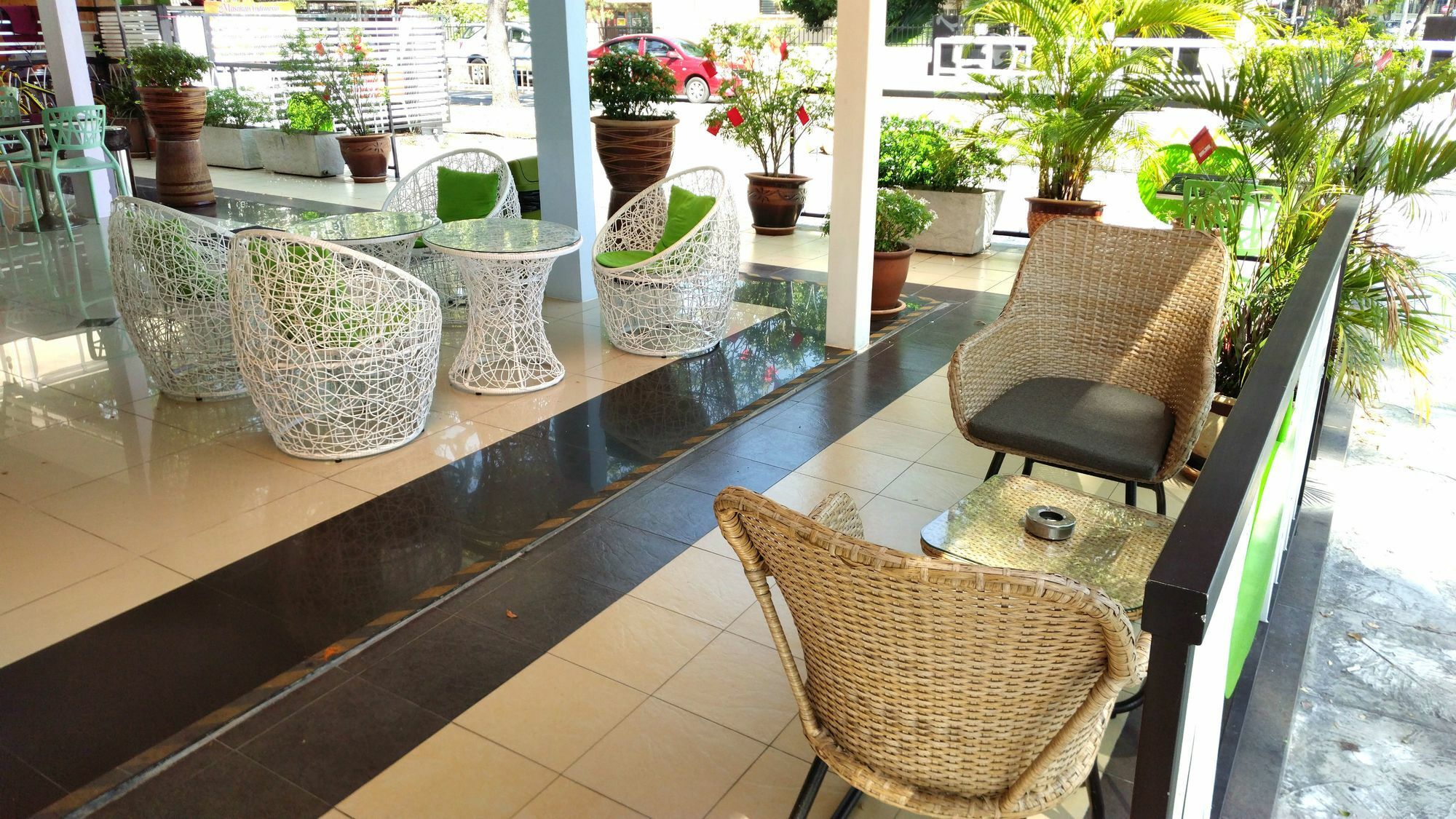 Apple 1 Hotel Gurney George Town Exterior photo